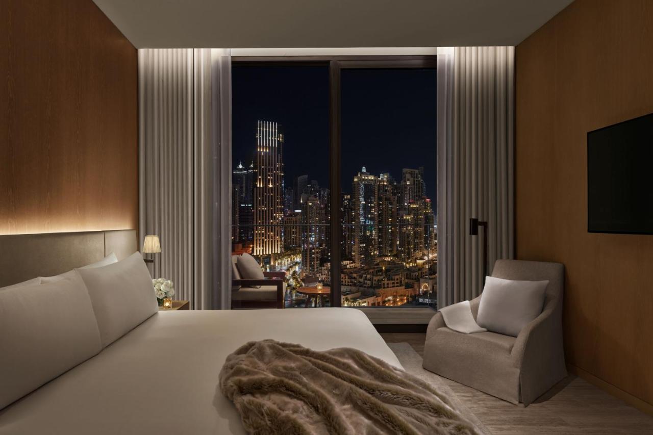 The Dubai Edition 外观 照片 A bedroom