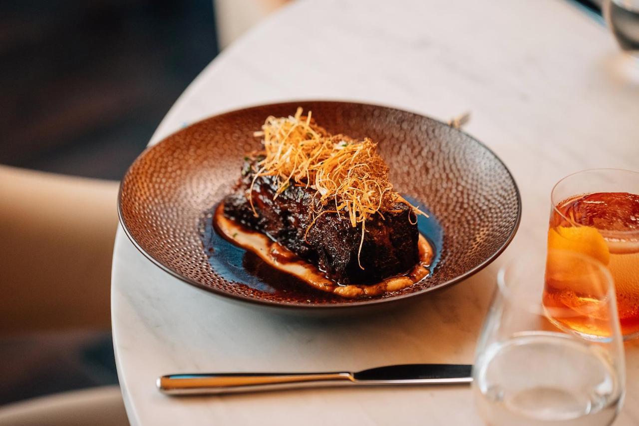 The Dubai Edition 外观 照片 A dish at the restaurant