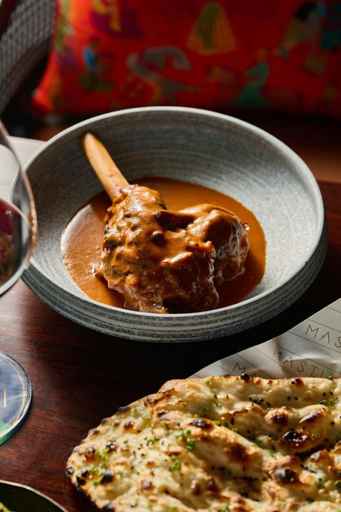 The Dubai Edition 外观 照片 A dish of goat's leg